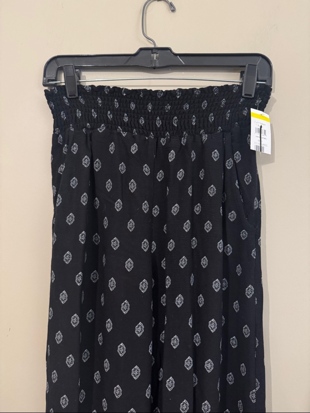NWT- Kingston Grey Juniors' Full Length Wide-Leg Pants - black/white, Medium - Picture 3 of 10